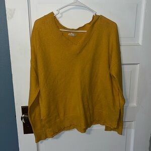 Women’s sweater size MED